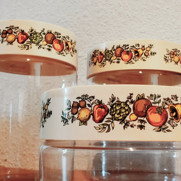 Vintage set "Spice of Life" Store-N-See Pyrex Canisters - Picture 2 of 4